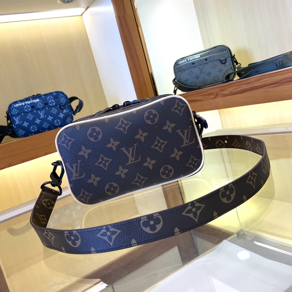 ルイヴィトンバッグ着用イメージ